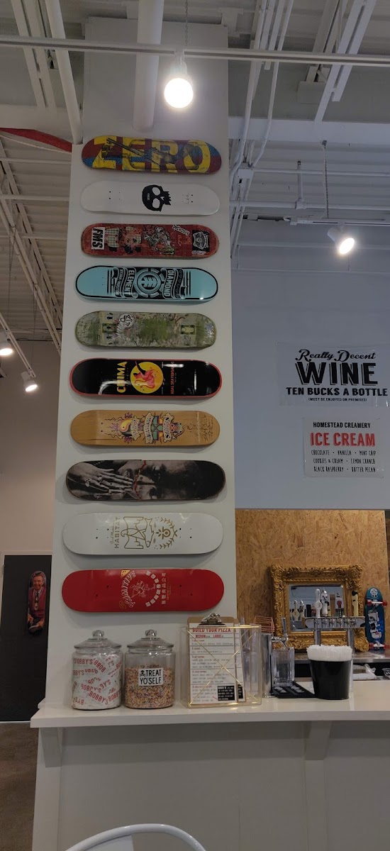 Menu Bobby's Hot & Cheesy-3